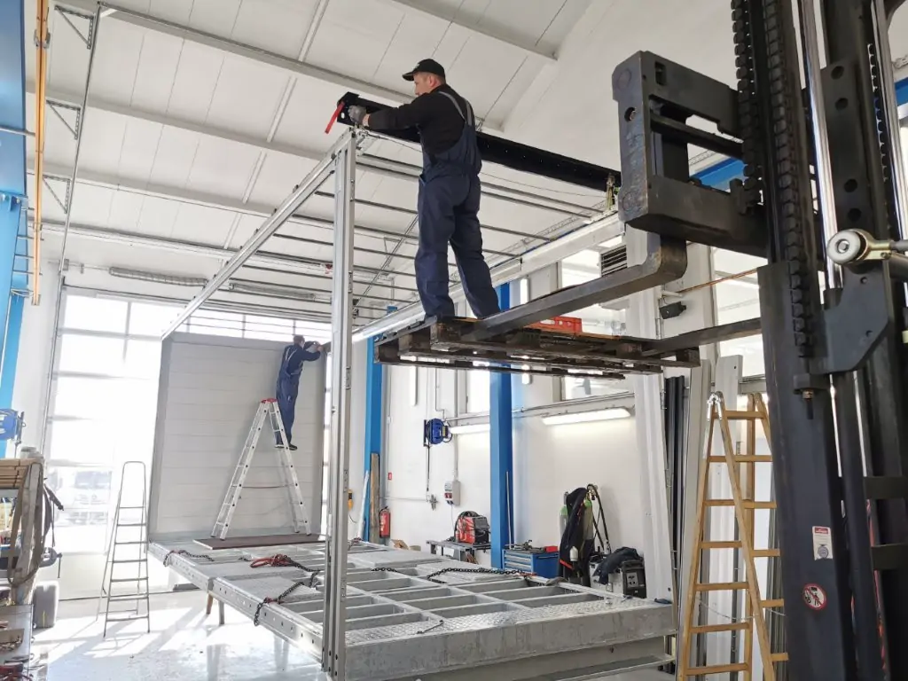 Izdelava aluminijaste nadgradnje v delavnici AS Kenda